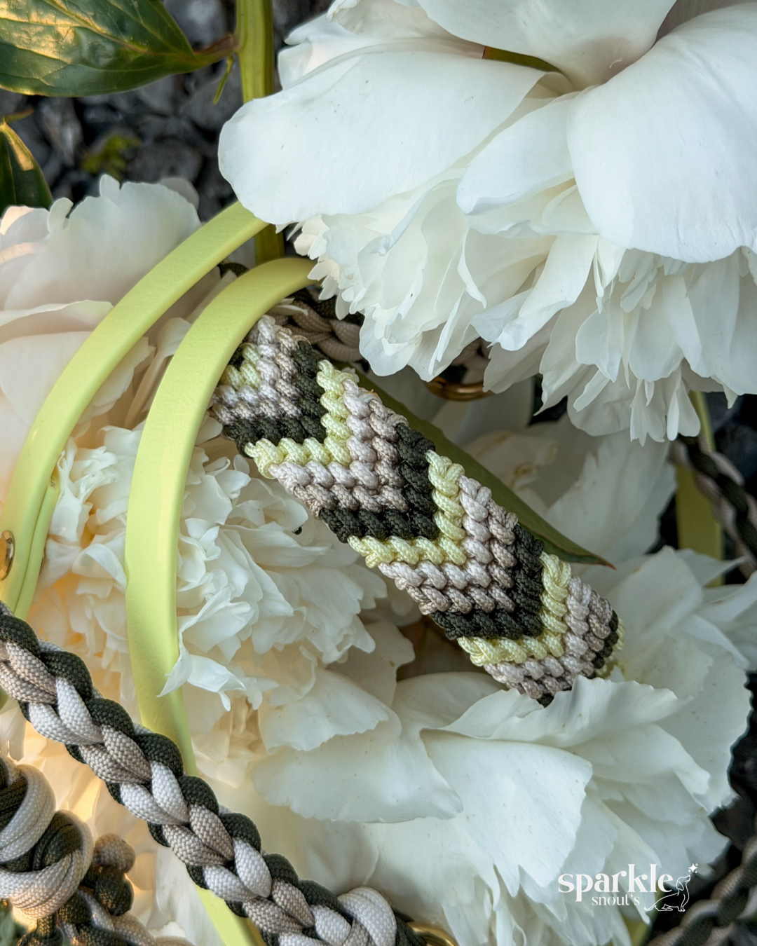 - beige lemontree -